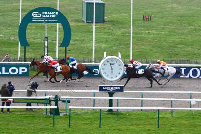 Photo d'arrivée de la course pmu PRIX DE LA PIERRE TOURNANTE à CHANTILLY le Lundi 17 avril 2023