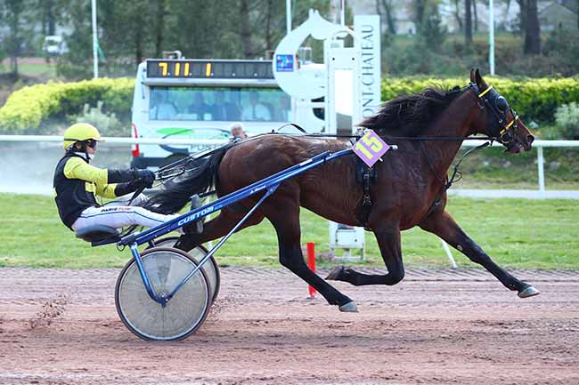 Photo d'arrivée de la course pmu PRIX DE LA VILLE DE PONTCHATEAU à PONTCHATEAU le Mercredi 19 avril 2023