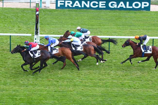 Photo d'arrivée de la course pmu PRIX DU FER A MOULIN à LONGCHAMP le Jeudi 20 avril 2023