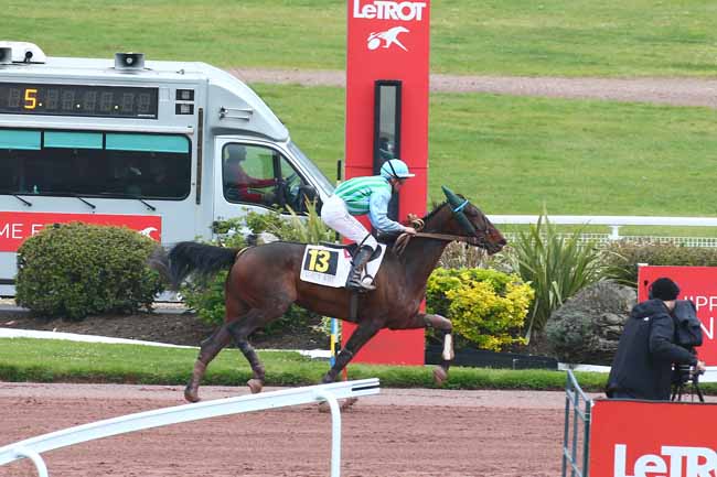Photo d'arrivée de la course pmu PRIX DE L'OFFICE TOURISME ET CONGRES D'ENGHIEN (PRIX DE LA PLACE DE LA SORBONNE) à ENGHIEN le Samedi 22 avril 2023