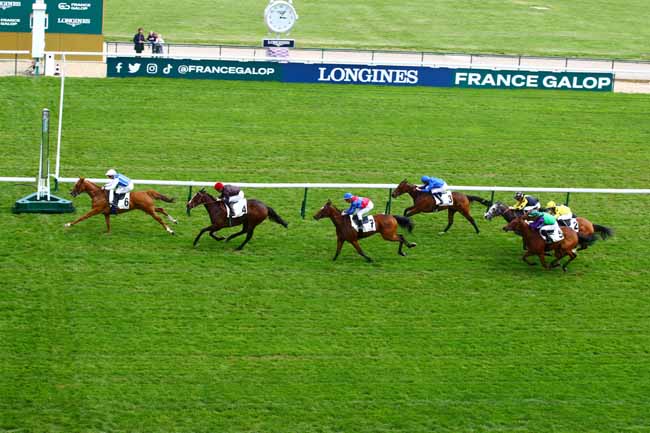 Photo d'arrivée de la course pmu PRIX DE LA MADELEINE à LONGCHAMP le Jeudi 27 avril 2023