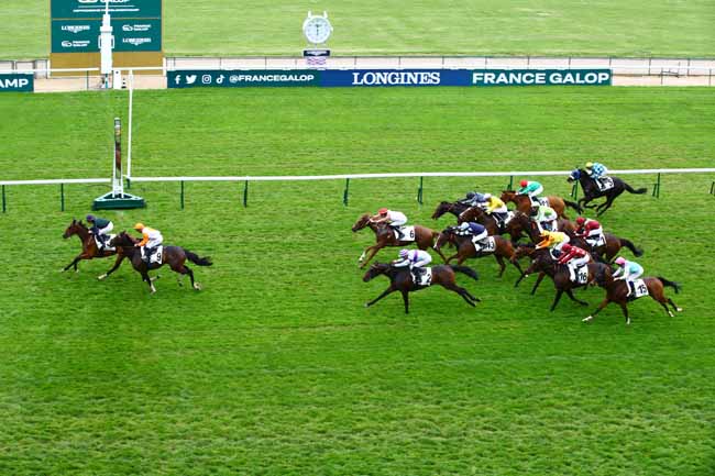 Photo d'arrivée de la course pmu PRIX DE SAINTE-GEMME à LONGCHAMP le Jeudi 27 avril 2023