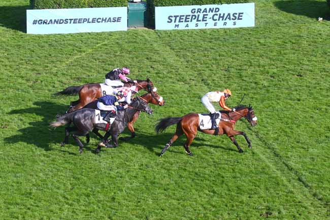 Photo d'arrivée de la course pmu PRIX MAGUELONNE à AUTEUIL le Samedi 29 avril 2023