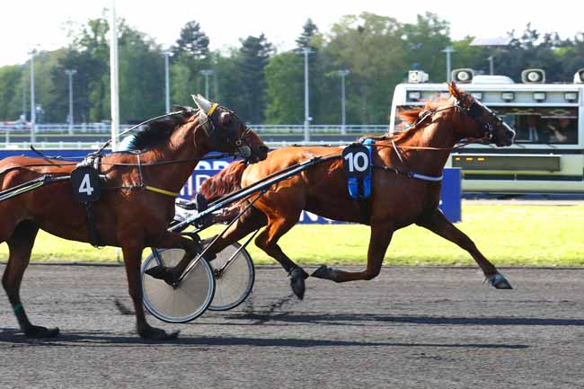Photo d'arrivée de la course pmu PRIX VANADIS à PARIS-VINCENNES le Mardi 2 mai 2023