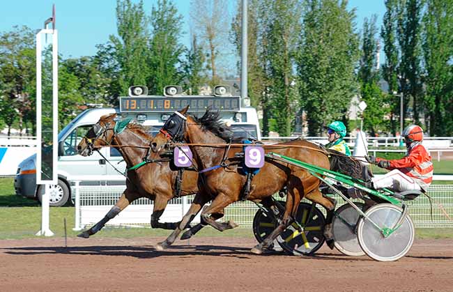 Photo d'arrivée de la course pmu PRIX HENRI BERRY à VICHY le Mercredi 3 mai 2023