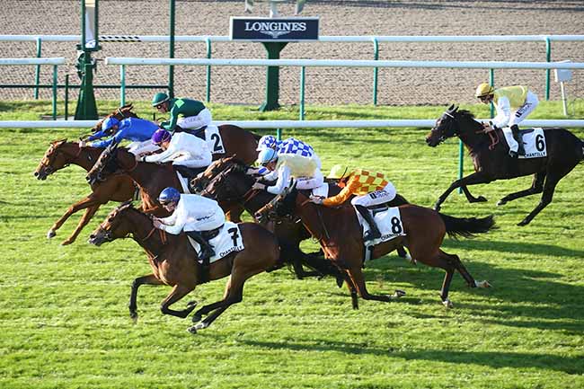 Photo d'arrivée de la course pmu PRIX DES LILAS à CHANTILLY le Jeudi 4 mai 2023