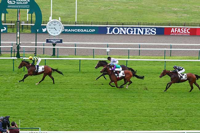 Photo d'arrivée de la course pmu PRIX DE L'AIRE CANTILIENNE à CHANTILLY le Mardi 9 mai 2023