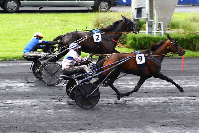 Photo d'arrivée de la course pmu PRIX DE MAMERS à PARIS-VINCENNES le Mardi 9 mai 2023