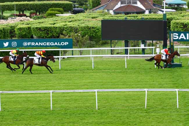 Photo d'arrivée de la course pmu PRIX DE CHAVILLE à SAINT CLOUD le Vendredi 12 mai 2023