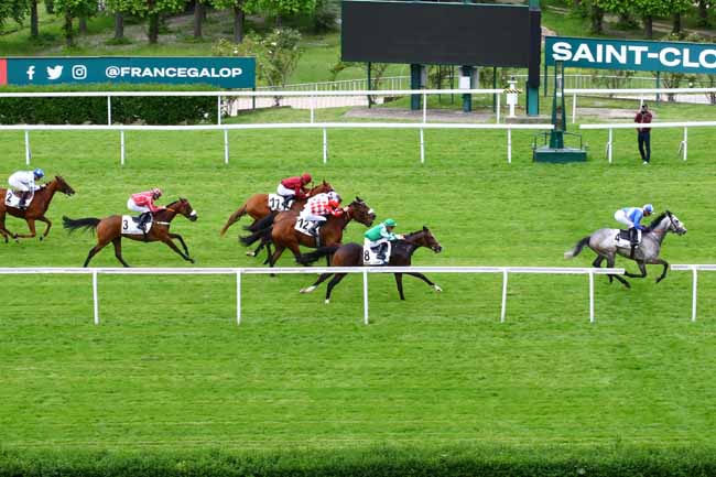 Photo d'arrivée de la course pmu PRIX DES FORSYTHIAS à SAINT CLOUD le Vendredi 12 mai 2023