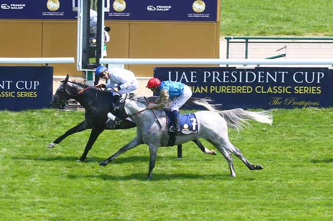 Photo d'arrivée de la course pmu THE PRESIDENT OF THE UAE CUP - COUPE D'EUROPE DES CHEVAUX ARABES à LONGCHAMP le Dimanche 14 mai 2023