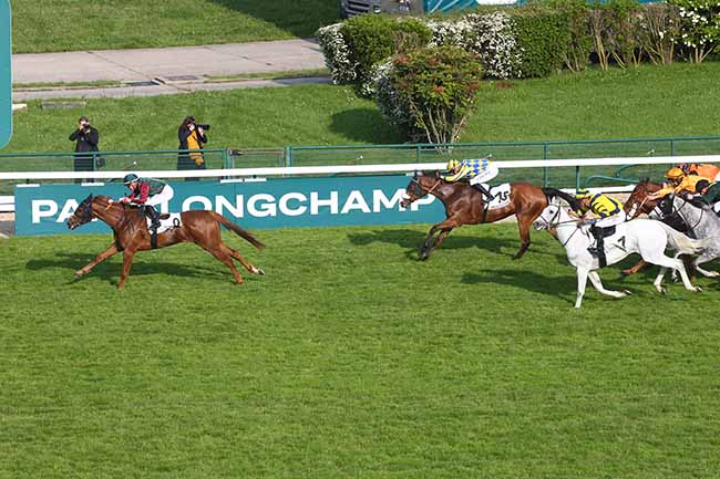 Photo d'arrivée de la course pmu PRIX DE LA FOLIE-MERICOURT à LONGCHAMP le Dimanche 14 mai 2023
