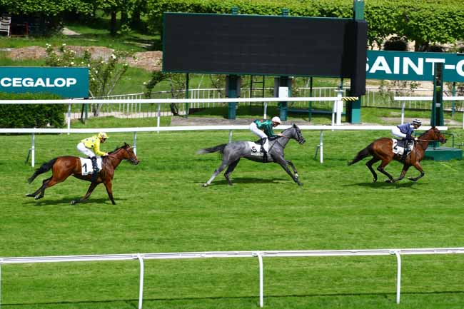 Photo d'arrivée de la course pmu PRIX DE CHATOU à SAINT CLOUD le Mardi 16 mai 2023