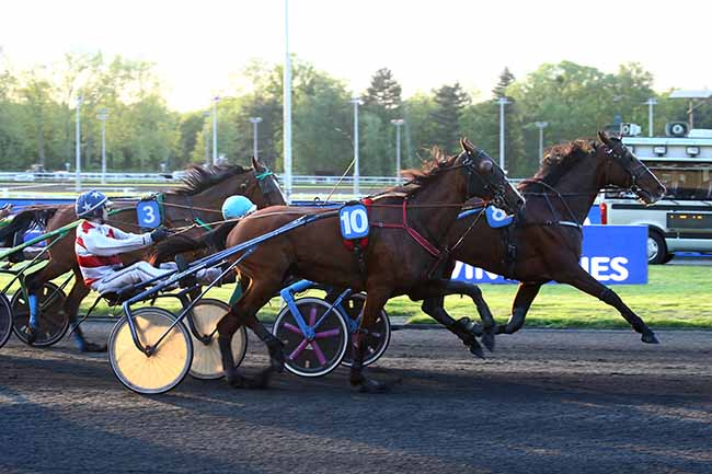 Photo d'arrivée de la course pmu GRAND PRIX DE BORDE-VIEILLE à BEAUMONT DE LOMAGNE le Mardi 16 mai 2023