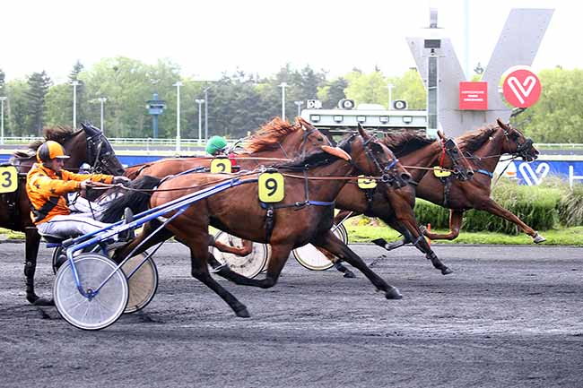 Photo d'arrivée de la course pmu PRIX CIRCE à PARIS-VINCENNES le Mardi 16 mai 2023