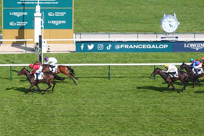 Photo d'arrivée de la course pmu PRIX DE L'OBSERVATOIRE à LONGCHAMP le Jeudi 18 mai 2023