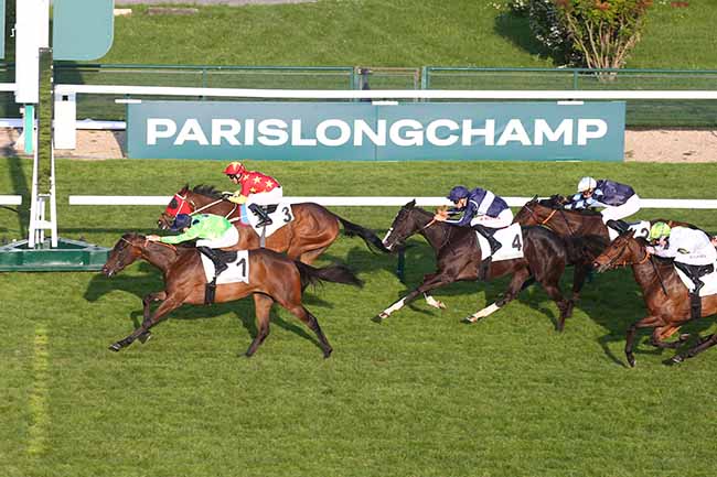 Photo d'arrivée de la course pmu PRIX MAURICE ZILBER - FONDS EUROPEEN DE L'ELEVAGE à LONGCHAMP le Jeudi 18 mai 2023