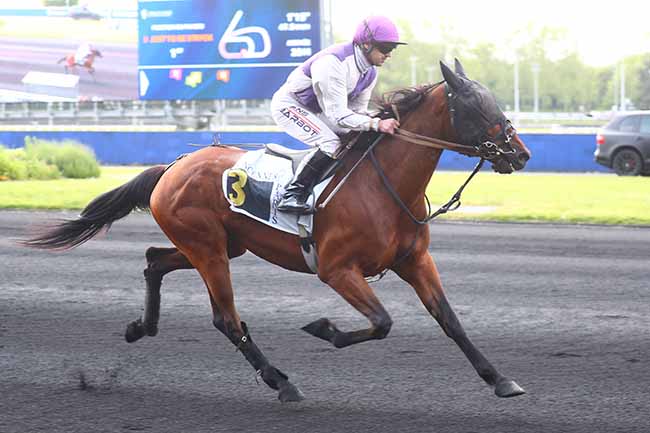 Photo d'arrivée de la course pmu PRIX ILMATHAR à PARIS-VINCENNES le Mardi 23 mai 2023