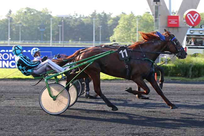 Photo d'arrivée de la course pmu PRIX SIRRAH à PARIS-VINCENNES le Vendredi 26 mai 2023