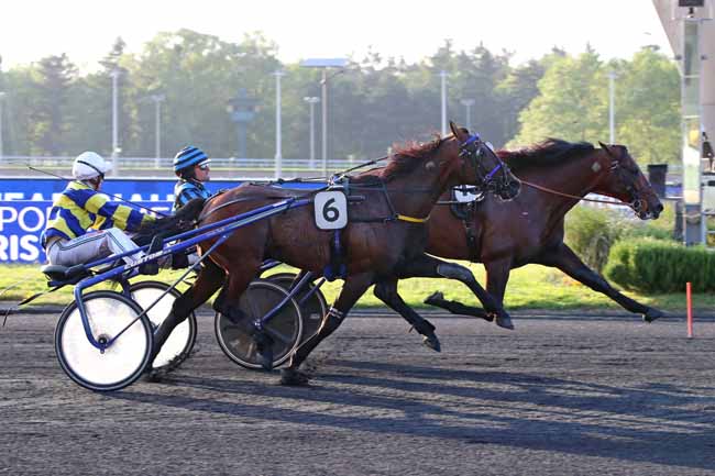 Photo d'arrivée de la course pmu PRIX JEAN RIAUD à PARIS-VINCENNES le Vendredi 26 mai 2023