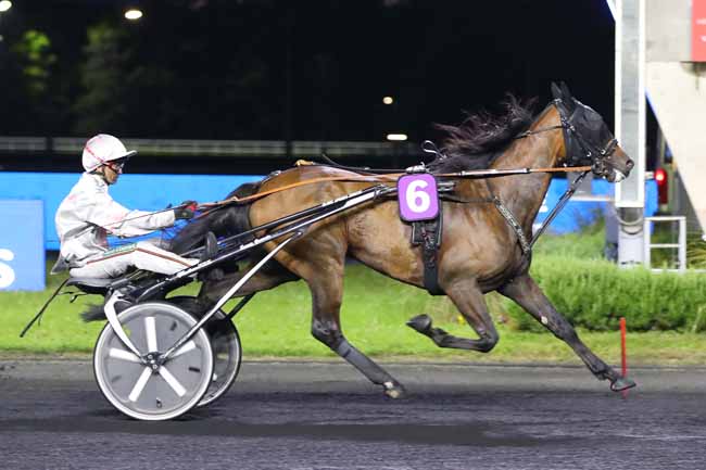 Photo d'arrivée de la course pmu PRIX GLAUKE à PARIS-VINCENNES le Vendredi 26 mai 2023
