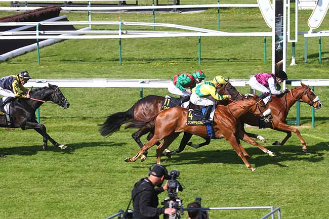 Photo d'arrivée de la course pmu PRIX DE L'IMPERATRICE EUGENIE à COMPIEGNE le Vendredi 26 mai 2023