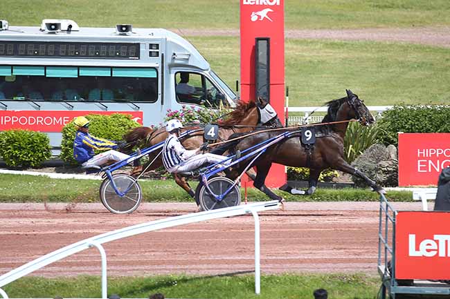 Photo d'arrivée de la course pmu PRIX DE LA PORTE DE SAINT-OUEN à ENGHIEN le Samedi 27 mai 2023