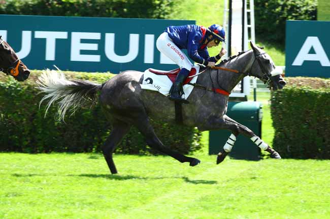 Photo d'arrivée de la course pmu PRIX VIEUX BEAUFAI à AUTEUIL le Samedi 27 mai 2023
