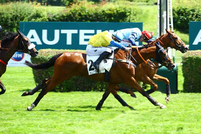 Photo d'arrivée de la course pmu PRIX SPIROU à AUTEUIL le Samedi 27 mai 2023