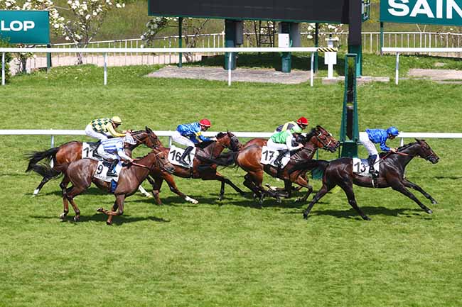 Photo d'arrivée de la course pmu GRAND HANDICAP DE SAINT-CLOUD à SAINT CLOUD le Dimanche 28 mai 2023