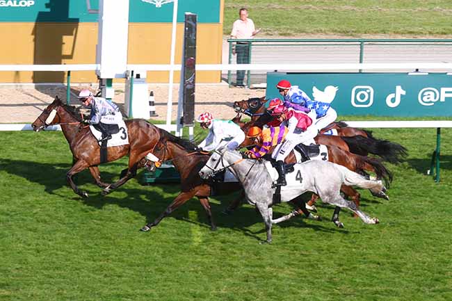 Photo d'arrivée de la course pmu PRIX DES CHAMPS-ELYSEES à LONGCHAMP le Lundi 29 mai 2023