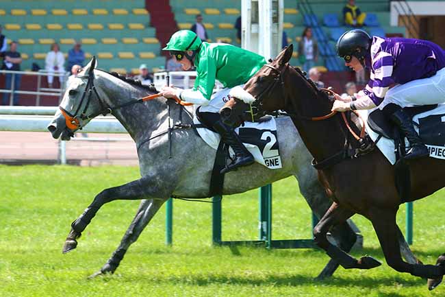 Photo d'arrivée de la course pmu PRIX DE SAINT-GERMAIN à COMPIEGNE le Mardi 30 mai 2023