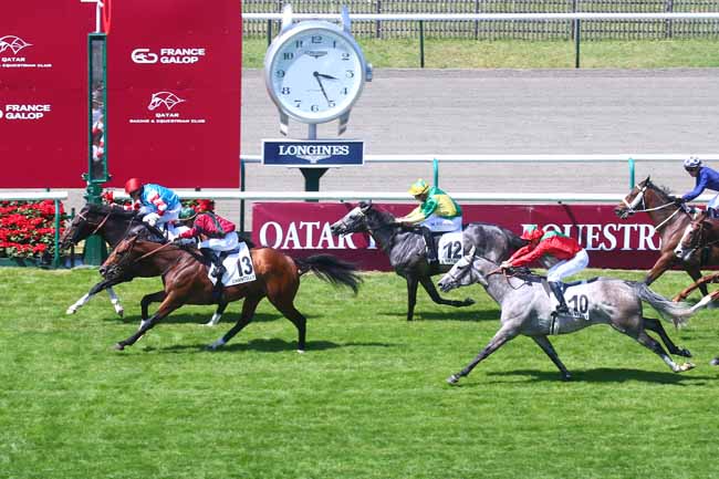 Photo d'arrivée de la course pmu GRAND HANDICAP DE CHANTILLY à CHANTILLY le Dimanche 4 juin 2023