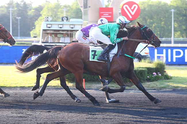 Photo d'arrivée de la course pmu PRIX ISTRIA à PARIS-VINCENNES le Mardi 6 juin 2023