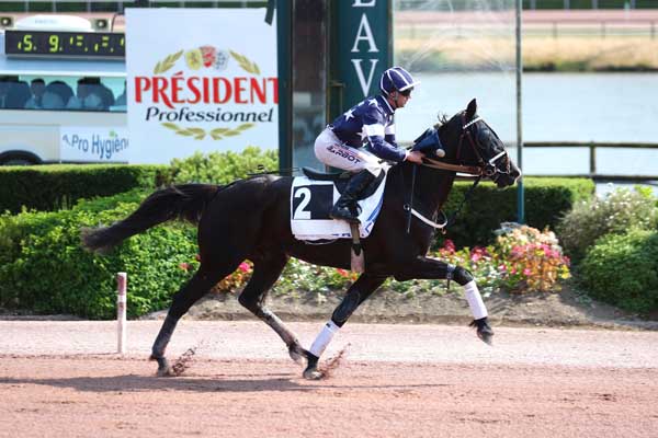 Photo d'arrivée de la course pmu PRIX HENRI DESMONTILS à LAVAL le Mercredi 7 juin 2023