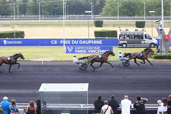 Photo d'arrivée de la course pmu PRIX DU DAUPHINE à PARIS-VINCENNES le Samedi 10 juin 2023