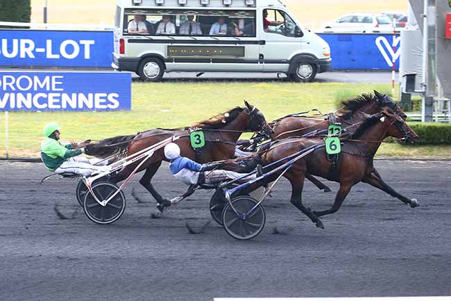 Photo d'arrivée de la course pmu PRIX DE VILLENEUVE-SUR-LOT à PARIS-VINCENNES le Samedi 10 juin 2023
