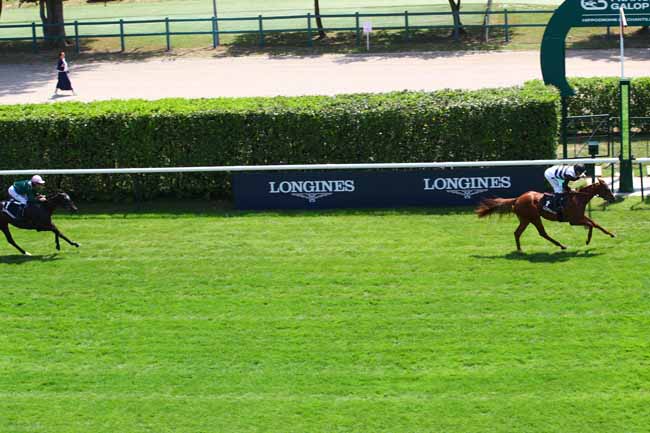 Photo d'arrivée de la course pmu PRIX DU BOIS LONGINES - FONDS EUROPEEN DE L'ELEVAGE à CHANTILLY le Dimanche 18 juin 2023