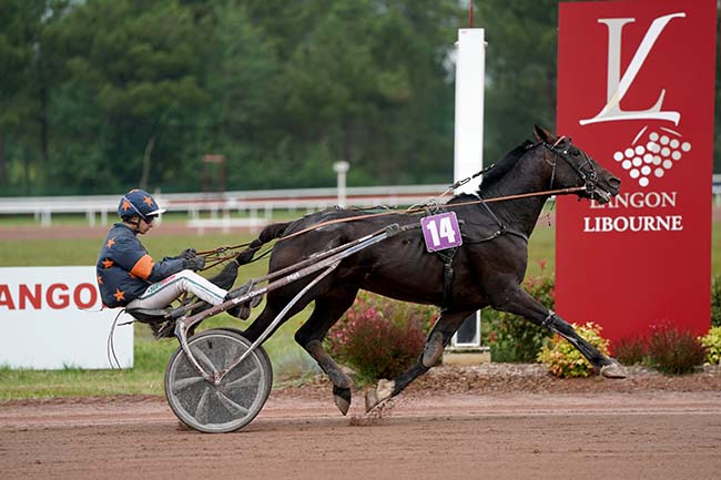 Photo d'arrivée de la course pmu PRIX CHATEAU MALBAT - EARL ROCHET à LANGON le Mercredi 21 juin 2023