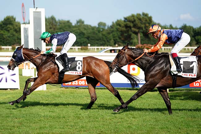 Photo d'arrivée de la course pmu PRIX FLS à LA TESTE DE BUCH le Jeudi 22 juin 2023
