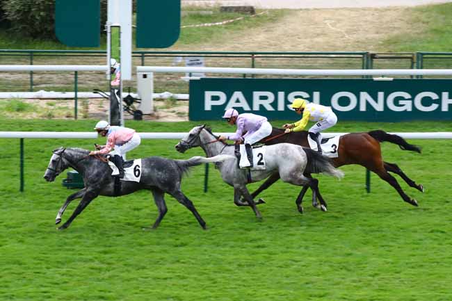 Photo d'arrivée de la course pmu PRIX DE LA PORTE MAILLOT à LONGCHAMP le Jeudi 29 juin 2023