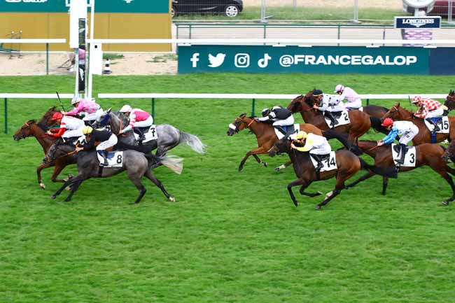 Photo d'arrivée de la course pmu PRIX DE LA RUE DU CHAT-QUI-PECHE à LONGCHAMP le Jeudi 29 juin 2023