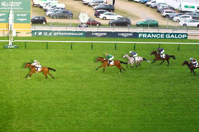 Photo d'arrivée de la course pmu PRIX DES CENTAURES - TROPHEE STUDIO HARCOURT à LONGCHAMP le Jeudi 29 juin 2023