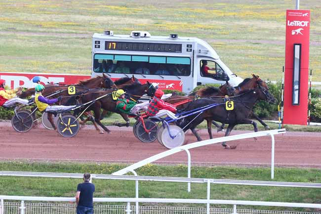 Photo d'arrivée de la course pmu PRIX DE LUNEL à ENGHIEN le Jeudi 29 juin 2023
