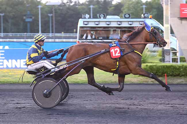 Photo d'arrivée de la course pmu PRIX EVA à PARIS-VINCENNES le Vendredi 30 juin 2023