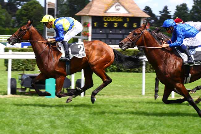 Photo d'arrivée de la course pmu PRIX 30 ANS SITE KNORR-BREMSE LISIEUX (PRIX ARGUMENT) à CLAIREFONTAINE le Vendredi 30 juin 2023