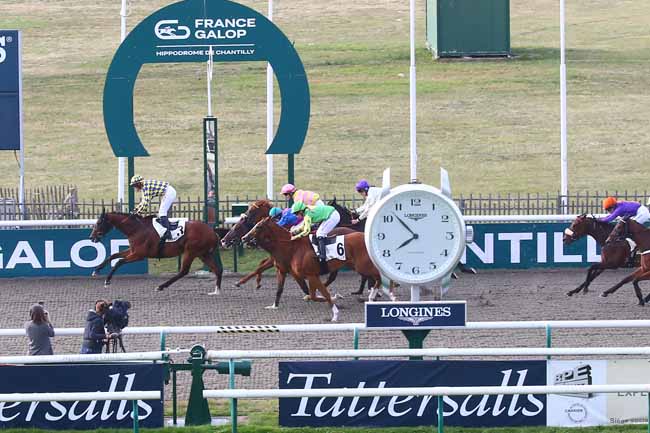Photo d'arrivée de la course pmu PRIX DES MUSES - TROPHEE STUDIO HARCOURT - CARRE DES AIGLES à CHANTILLY le Samedi 1 juillet 2023