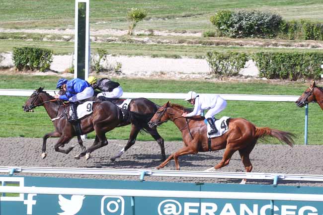 Photo d'arrivée de la course pmu PRIX DU CHATEAU DE FONTAINE HENRY à DEAUVILLE le Dimanche 2 juillet 2023