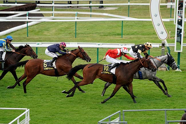 Photo d'arrivée de la course pmu PRIX DU VIVIER FRERE ROBERT à COMPIEGNE le Mardi 4 juillet 2023