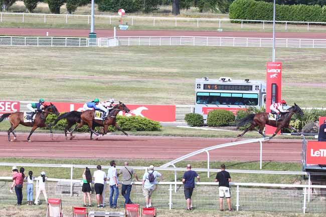 Photo d'arrivée de la course pmu PRIX JEAN PAUL FAIRAND à ENGHIEN le Mercredi 12 juillet 2023